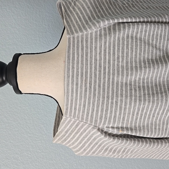 STANDARD JAMES PERSE Striped Boatneck Top Pullover Gray White Sz Large 3 Cotton - Picture 8 of 12
